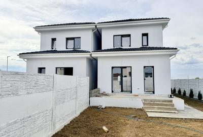 Duplex cu 4 camere cu Canalizare în Moșnița Nouă - 2