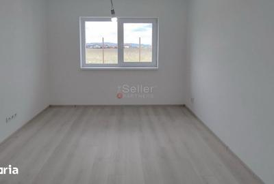 Casă cu 3 camere cu Teren 500 Mp în Noua - 2