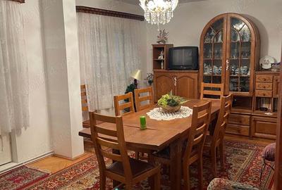 Proprietate cu 3 case locuibile pentru 3 familii ?i teren 4600 m2 de vanzare - 2