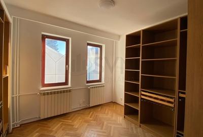 Casă individuală cu 8 camere cu Canalizare în Floreasca - 15