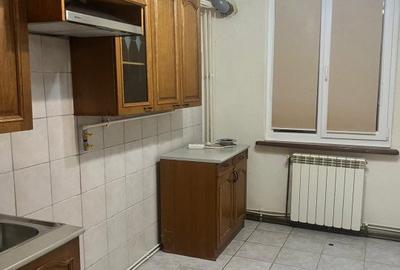 Apartament cu 3 camere decomandat în Siret - 3