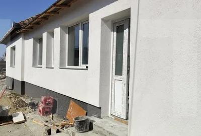 Casă cu 7 camere cu Teren 600 Mp în Bujac - 1