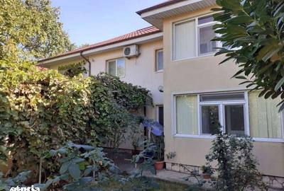 Casă cu 9 camere cu Teren 800 Mp în Mangalia - 2