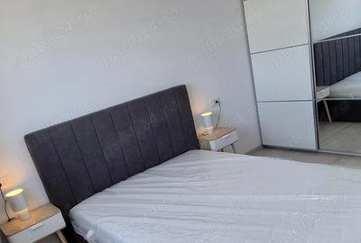 Apartament cu 2 camere decomandat în Tractorul