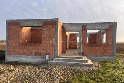 Casă cu Teren 560 Mp în Tărian - 4