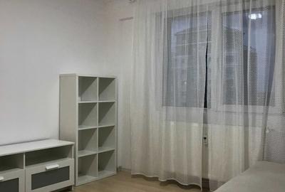 Apartament cu 3 camere decomandat în Tei