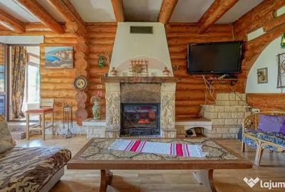 Casă cu 8 camere cu Teren 1000 Mp în Timișu de Jos - 1