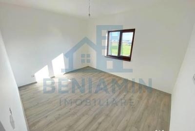 Casă cu 5 camere cu Teren 249 Mp în Preajba - 15