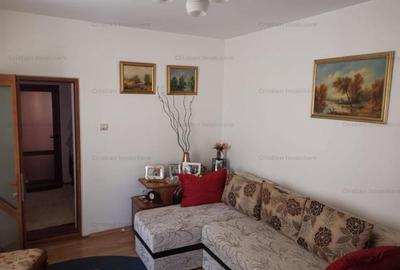 Casă cu 3 camere cu Teren 303 Mp în Central - 2