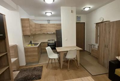 Apartament cu 3 camere decomandat, mobilat în Central