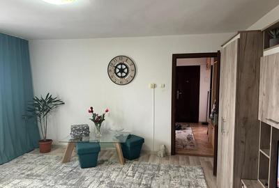 Apartament 2 camere etaj 4 , zona Independentei - 9