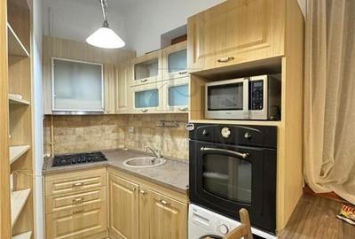 MEDICINA - ETAJ 2 - GARAJ+BOXA CF - 3 CAMERE - 2 BAI - CENTRALA PROPRIE - CLIMA - 10