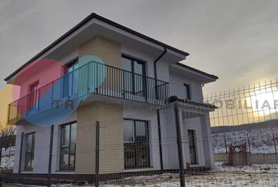 Casa 120 Mp, 4 camere, zona linistita Chinteni