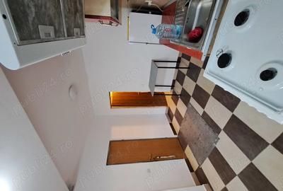 Casa curte comuna 2 camere.