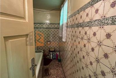 Teren intravilan + casa batraneasca zona Micro 3 - 5