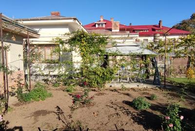 Casă cu 5 camere cu Teren 600 Mp în Central - 4