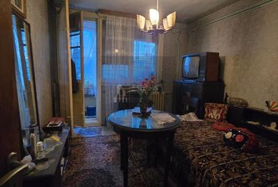 Apartament cu 3 camere semidecomandat în Titan