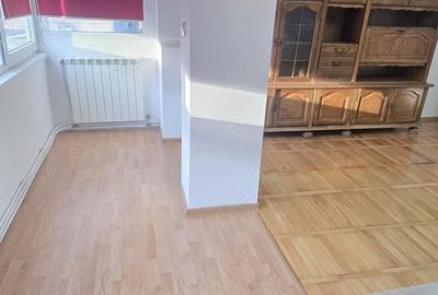 Apartament cu 4 camere decomandat în 22 Decembrie - 4