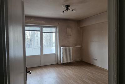APARTAMENT BLOCUL DALLES, OCAZIE PENTRU ZONA DE INVESTITII SI REZIDENTIAL - 1