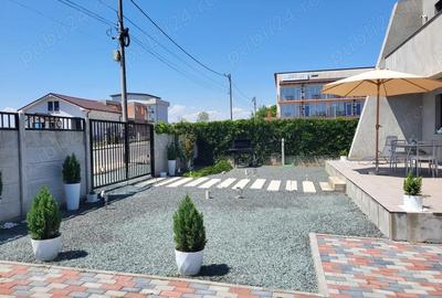 Casă cu 6 camere cu Teren 325 Mp în Costinești - 1