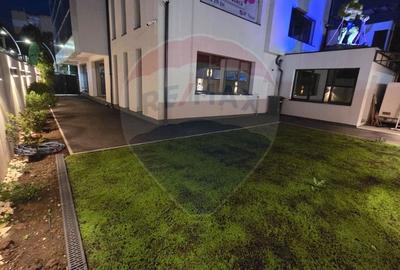 Spatiu comercial modern de inchiriat / 2 locuri de parcare - 40