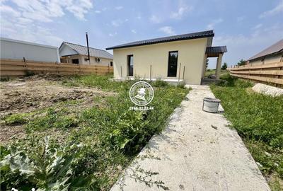 Casă cu 3 camere cu Teren 500 Mp în Voinești - 1