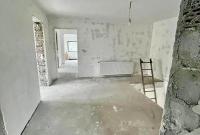 Casă cu 4 camere în Sânandrei