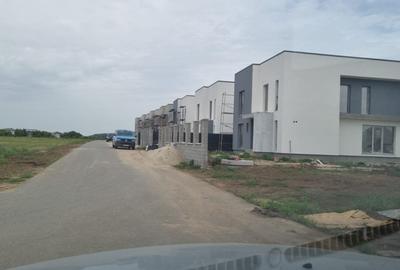 „Pachet de 4 Loturi – Liniște, Natură și Preț Competitiv”
