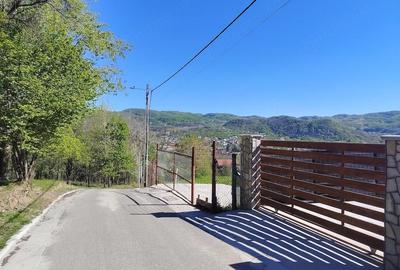Teren de 1500 mp, în Vlădești