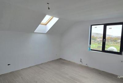 Casă cu 5 camere cu Teren 1000 Mp în Mihai Eminescu - 10