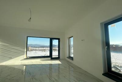 Casă cu 4 camere cu Teren 750 Mp în Cărpiniș - 3