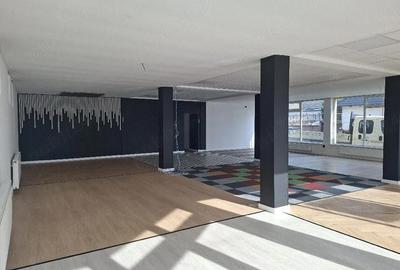 Spațiu comercial, de 220 mp, în Central - 5