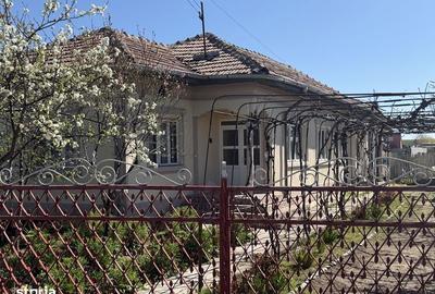 Casă cu 4 camere cu Teren 86 Mp în Coteana - 1