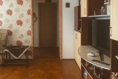 Apartament 3 camere decomandate zona Tractorul - 3