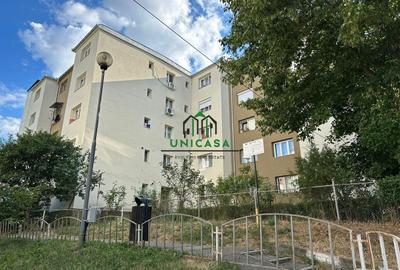 Apartament cu 3 camere decomandat în Petrișor - 2