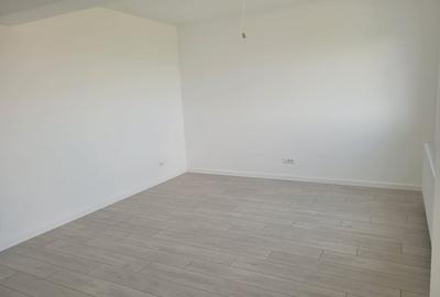 2 Camere Auchan Acces Metrou si Transport S.T.B COMISION 0! - 4