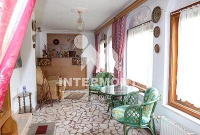 Apartament cu 4 camere decomandat în Valea Alba - 8