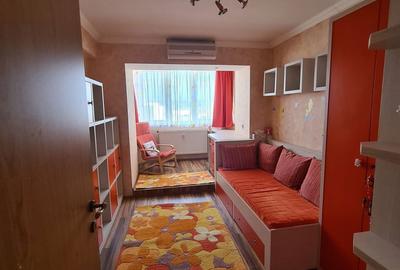 Apartament cu 3 camere decomandat în Nufărul - 10