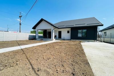 Casă cu 4 camere cu Teren 428 Mp în Domnești - 2