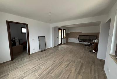 Vila deosebita Parter + Mansarda de vanzare in Odobesti - 8