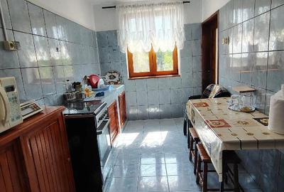 Casă cu Teren 917 Mp în Stâlpu - 10
