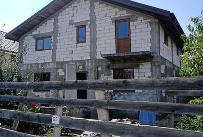 Casă cu 6 camere cu Teren 324 Mp în Holboca - 10
