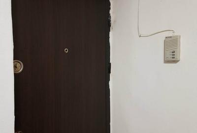 Apartament cu 4 camere semidecomandat în Apărătorii Patriei - 3