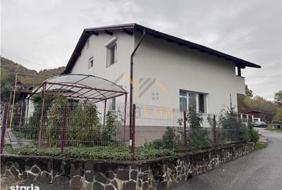 Casă cu 4 camere cu Teren 800 Mp în Săsar