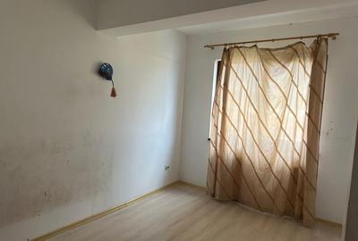 Apartament cu 3 camere decomandat în Ostroveni - 2