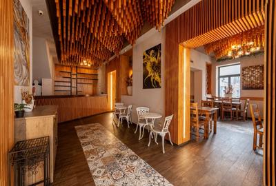 Spațiu comercial, de 200 mp, în Central - 2