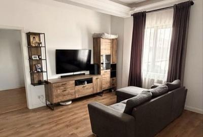 Apartament cu 2 camere în Apărătorii Patriei