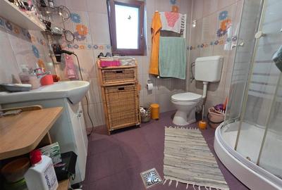 Vila cu 4 .camere 3. bai --249 mp utili - teren 881mp - 27