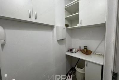 Spațiu comercial, în P-ța Victoriei - 8