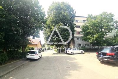 Apartament cu 3 camere decomandat în Teilor - 1